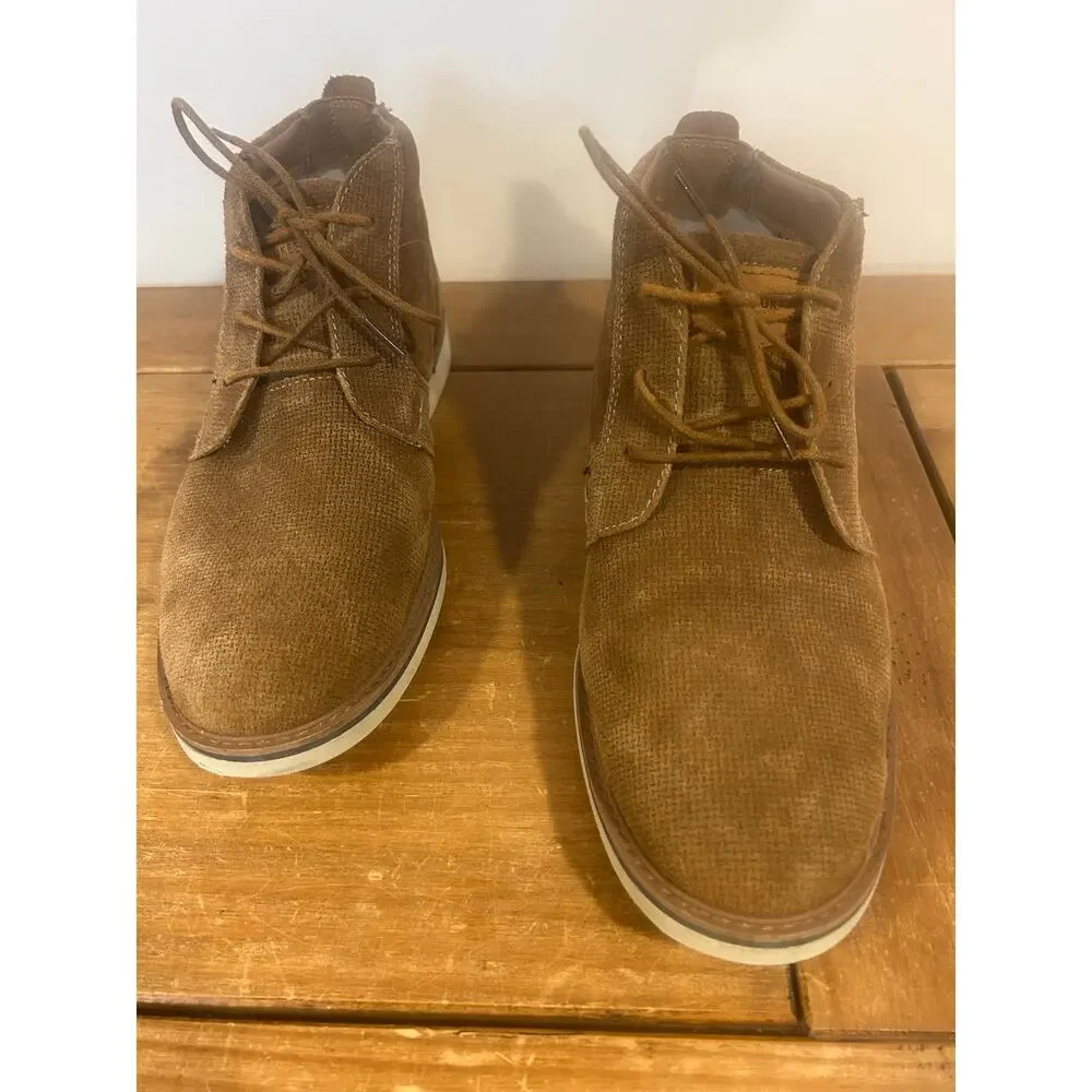 Nunn Bush 9.5 Men's Barklay Plain Toe Chukka Boots Textured Tan Suede Upper